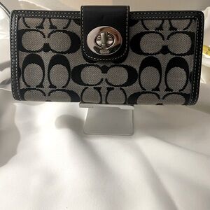 Coach Long Bi Fold Canvas Leather Sgnature Turn Lock Clutch Wallet